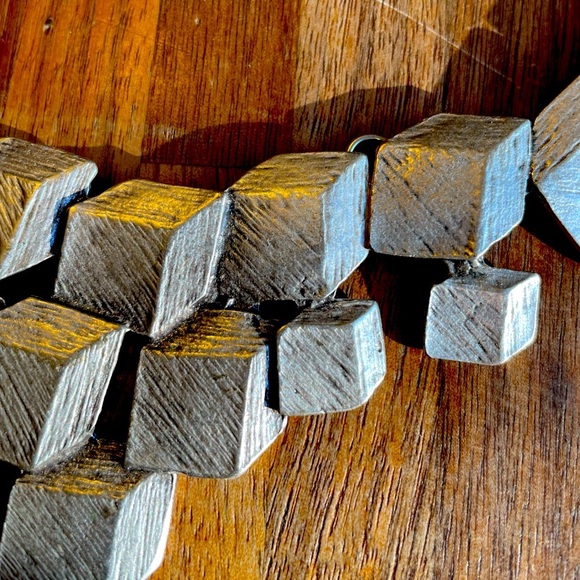 Solid Metal Necklace - Picture 2 of 3